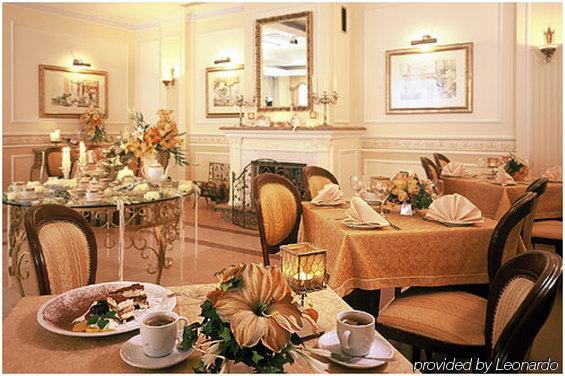 Villa Royal Ostrów Wielkopolski Restoran fotoğraf