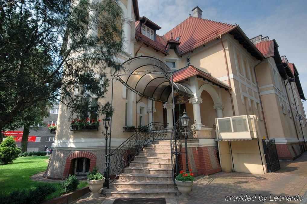 Villa Royal Ostrów Wielkopolski Dış mekan fotoğraf
