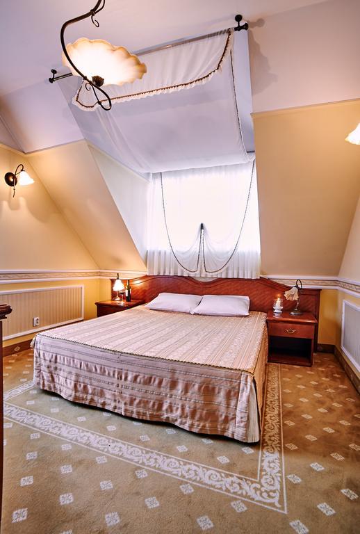 Villa Royal Ostrów Wielkopolski Dış mekan fotoğraf