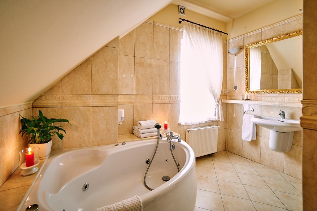 Villa Royal Ostrów Wielkopolski Dış mekan fotoğraf