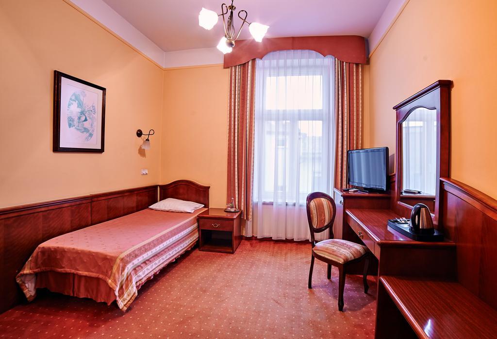 Villa Royal Ostrów Wielkopolski Dış mekan fotoğraf