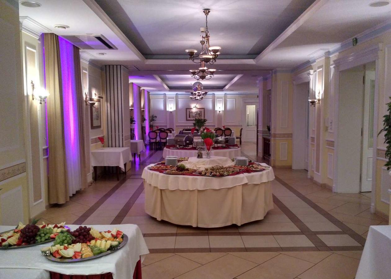 Villa Royal Ostrów Wielkopolski Dış mekan fotoğraf