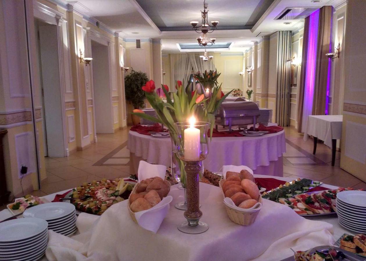 Villa Royal Ostrów Wielkopolski Dış mekan fotoğraf